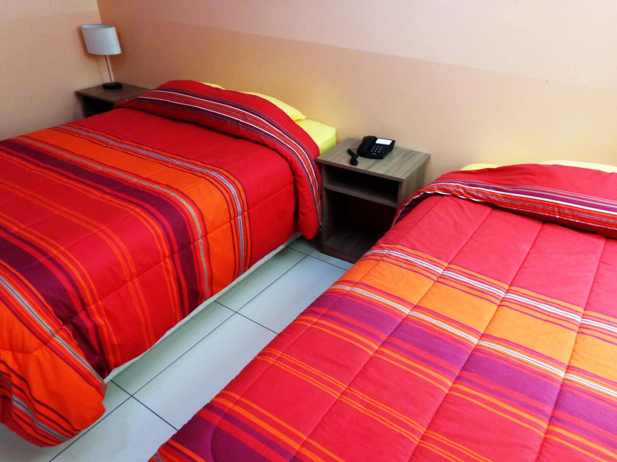 Hotel Challaca Ica Esterno foto